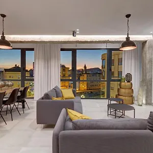  Apartment Tribuna Center By Seric